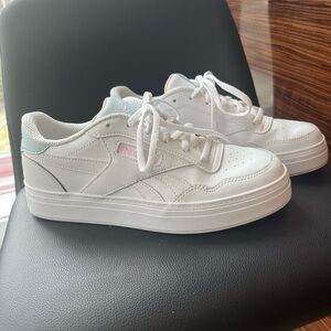 Reebok court shoes EUC